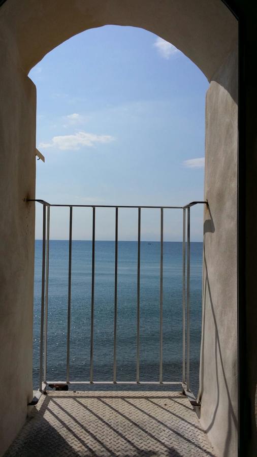 Balcone Sulla Spiaggia Cefalú Exterior foto